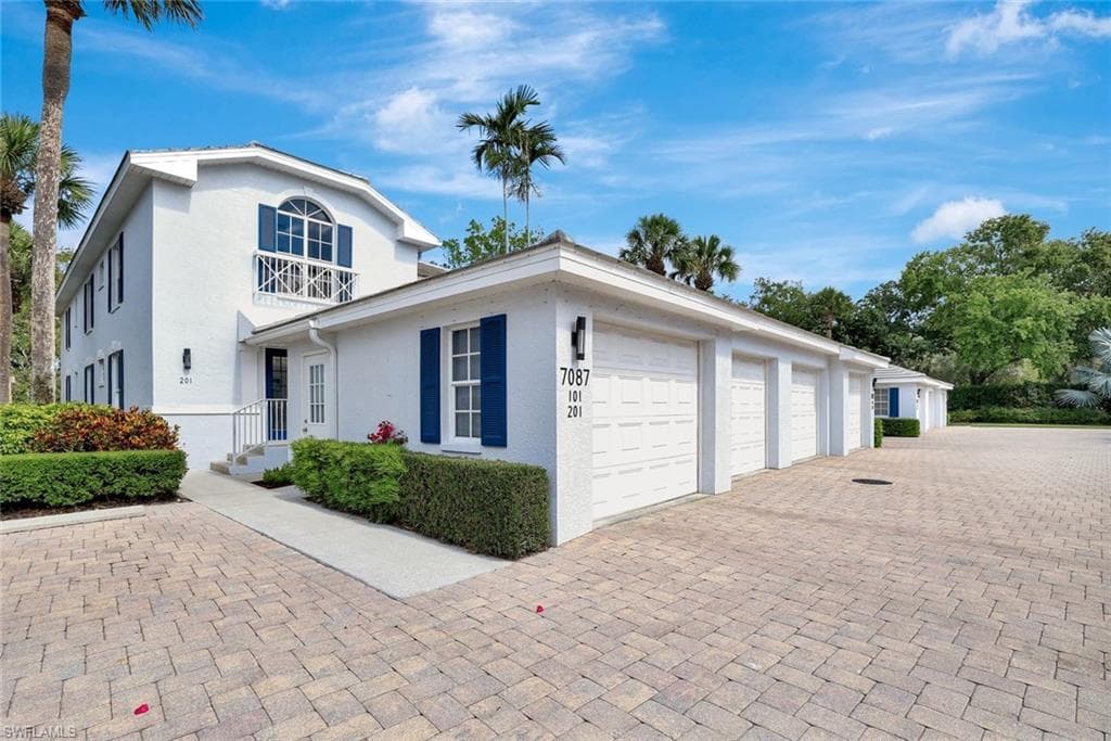 7087 Barrington Cir 101, Naples, FL 34108-8