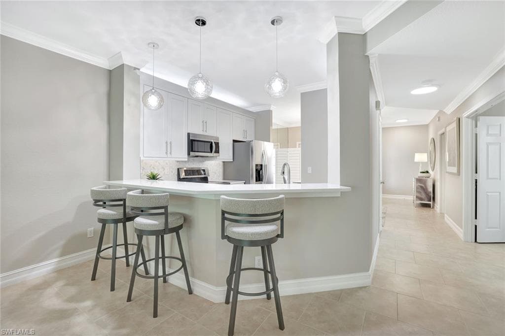 7087 Barrington Cir 101, Naples, FL 34108-15