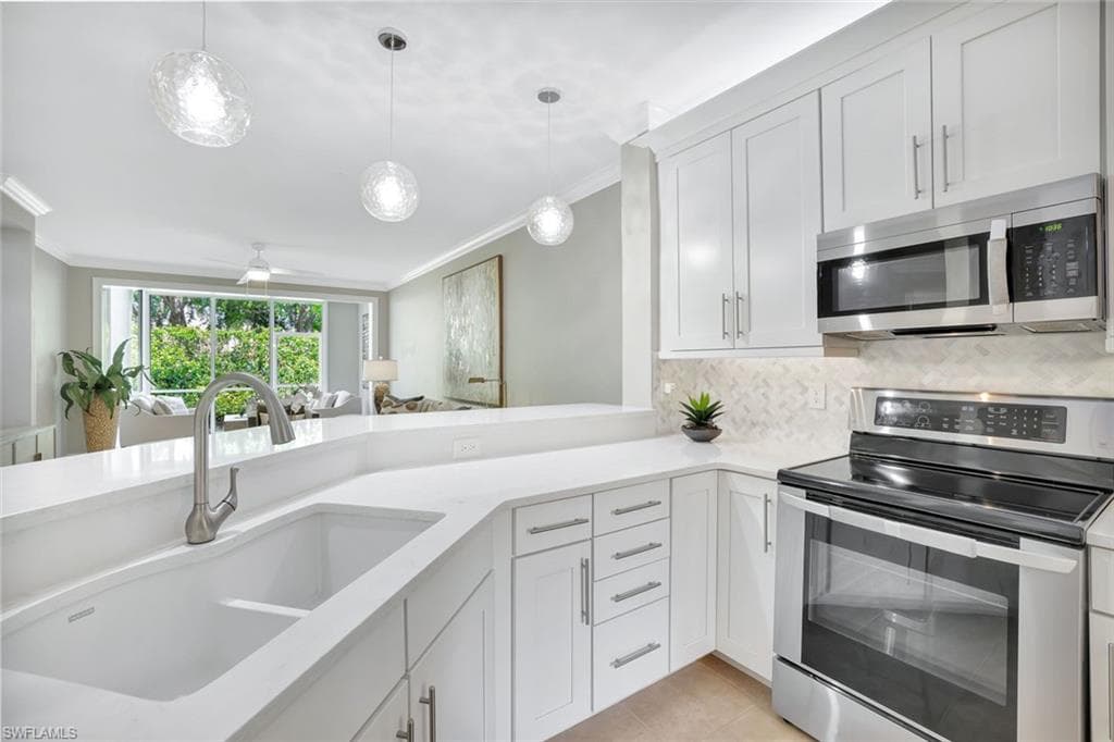 7087 Barrington Cir 101, Naples, FL 34108-16