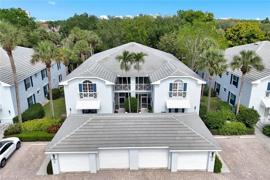 7087 Barrington Cir 101, Naples, FL 34108-28