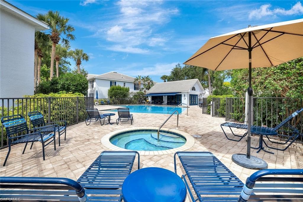 7087 Barrington Cir 101, Naples, FL 34108-30