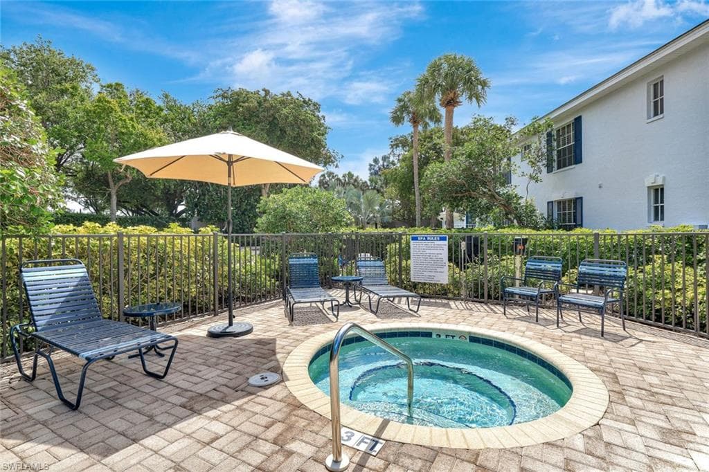 7087 Barrington Cir 101, Naples, FL 34108-34