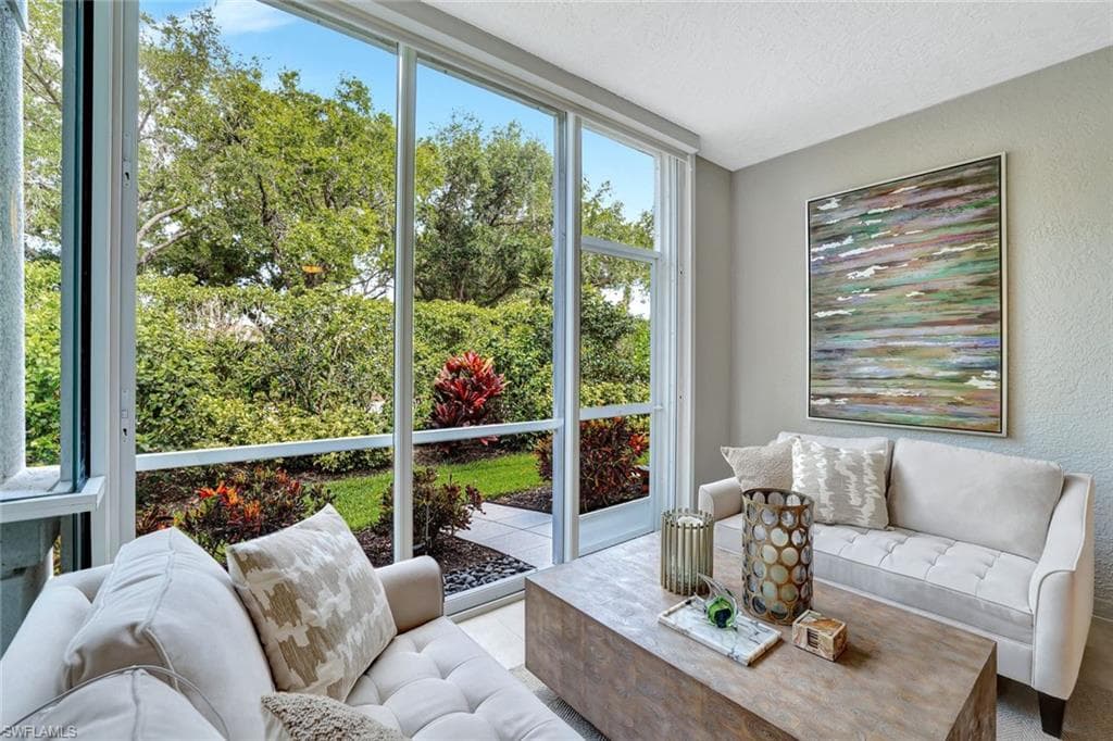 7087 Barrington Cir 101, Naples, FL 34108-6