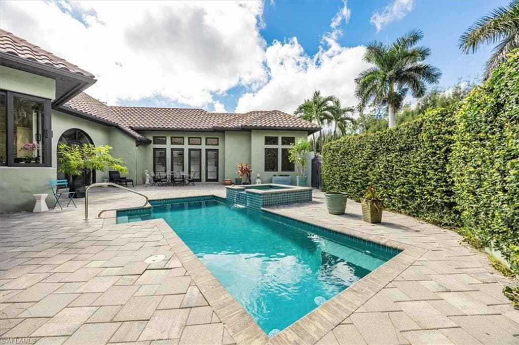 1150 Bald Eagle Dr 67, Naples, FL 34105-24