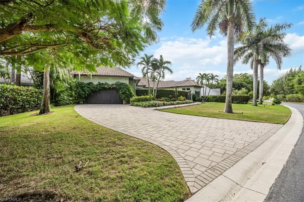 1150 Bald Eagle Dr 67, Naples, FL 34105-2