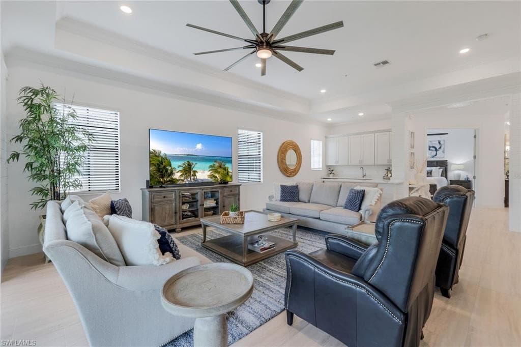 2472 Breakwater Way 11-202, Naples, FL 34112-11