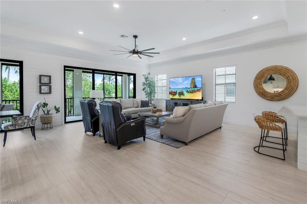 2472 Breakwater Way 11-202, Naples, FL 34112-12