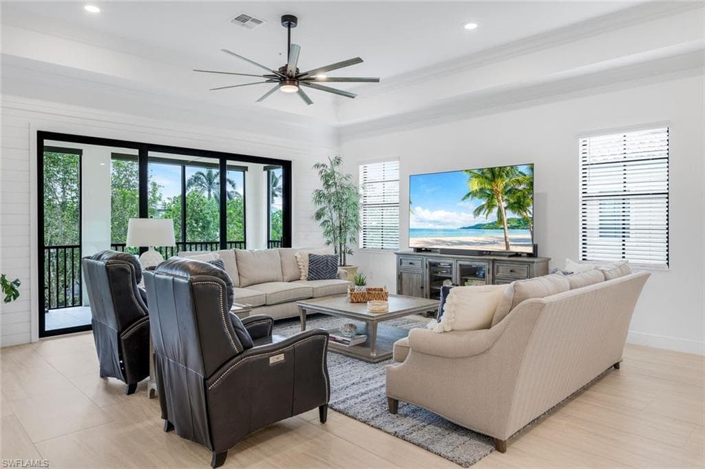 2472 Breakwater Way 11-202, Naples, FL 34112-13