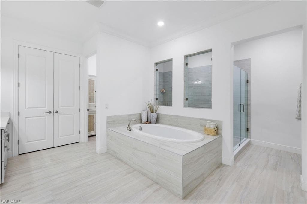 2472 Breakwater Way 11-202, Naples, FL 34112-20