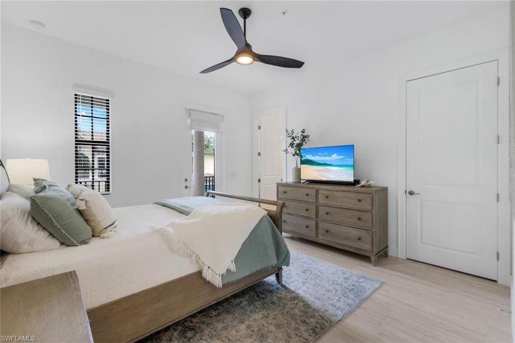 2472 Breakwater Way 11-202, Naples, FL 34112-26