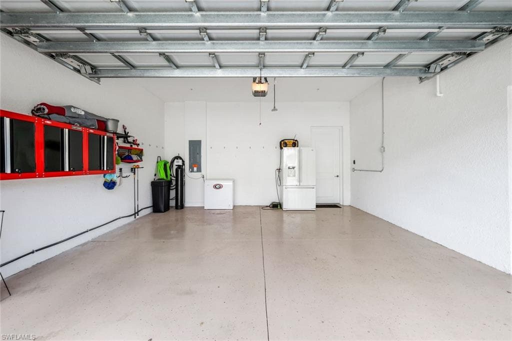 2472 Breakwater Way 11-202, Naples, FL 34112-47