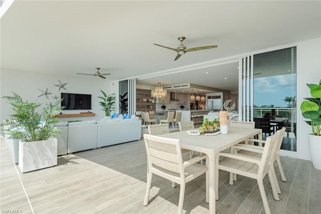 13945 Old Coast Rd 302, Naples, FL 34110-9