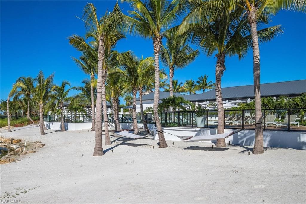 13945 Old Coast Rd 302, Naples, FL 34110-40