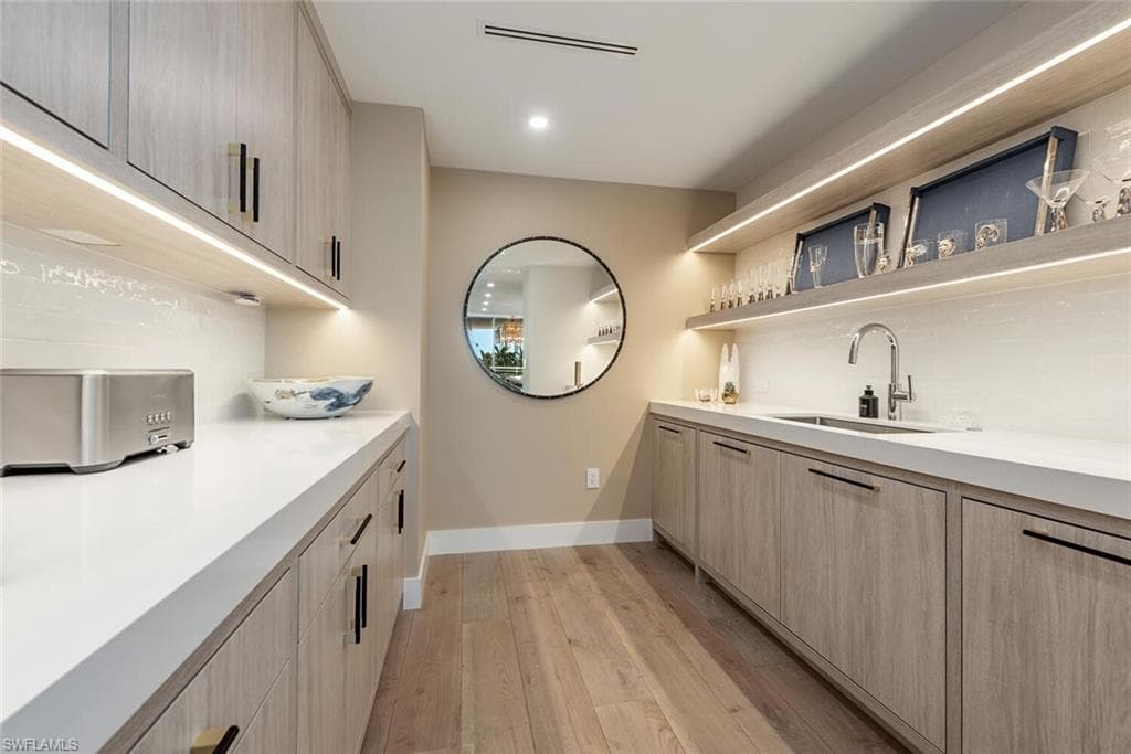 13945 Old Coast Rd 302, Naples, FL 34110-7