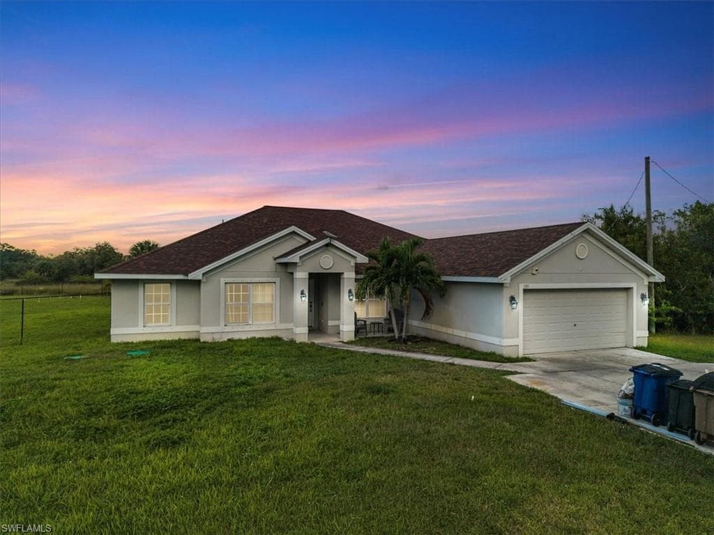 533 Willowbrook Dr, Lehigh Acres, FL 33972-12