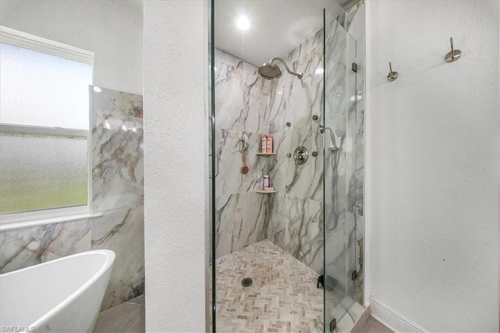 533 Willowbrook Dr, Lehigh Acres, FL 33972-27