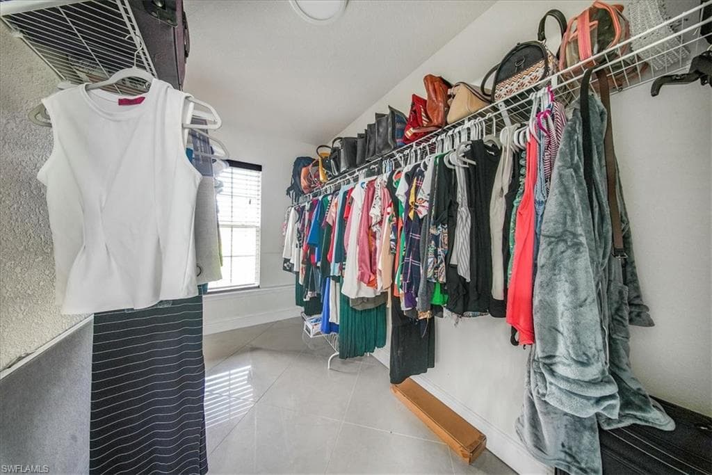 533 Willowbrook Dr, Lehigh Acres, FL 33972-30