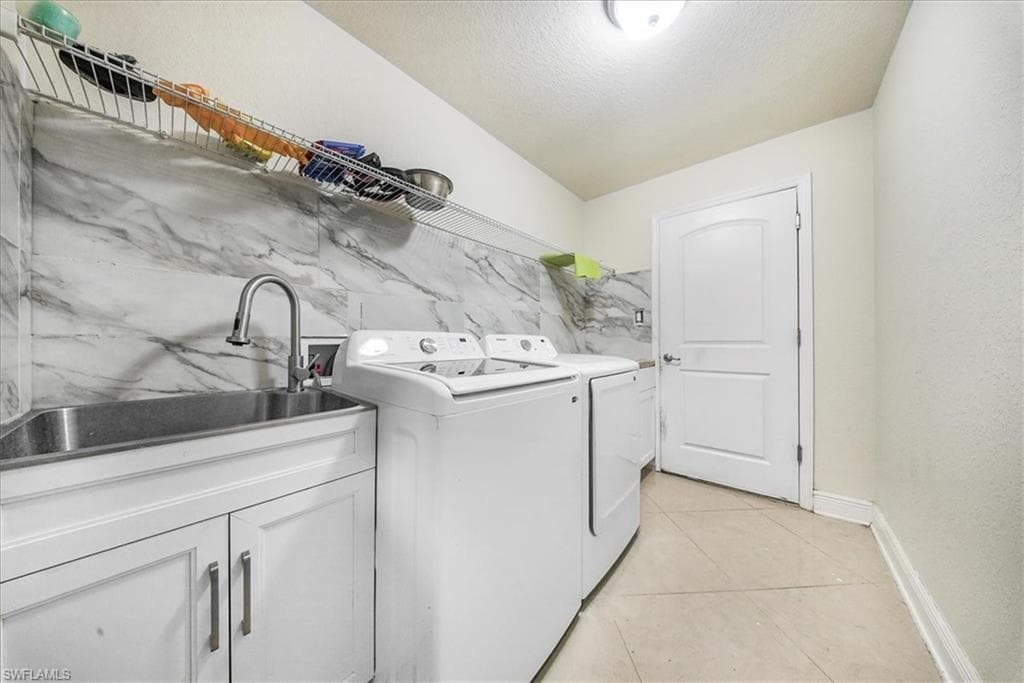 533 Willowbrook Dr, Lehigh Acres, FL 33972-39