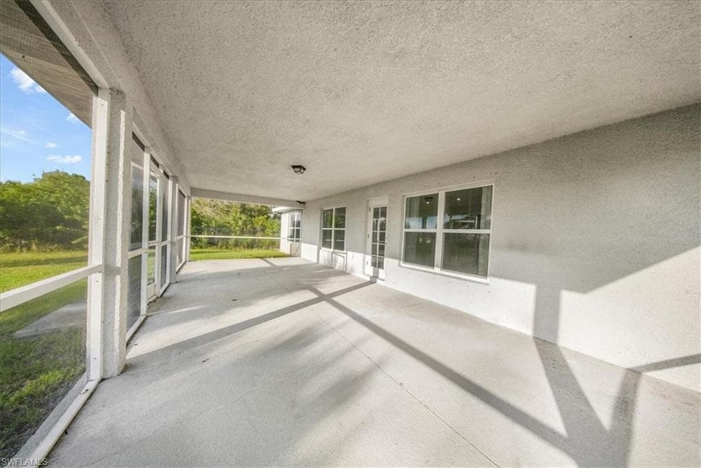 533 Willowbrook Dr, Lehigh Acres, FL 33972-42