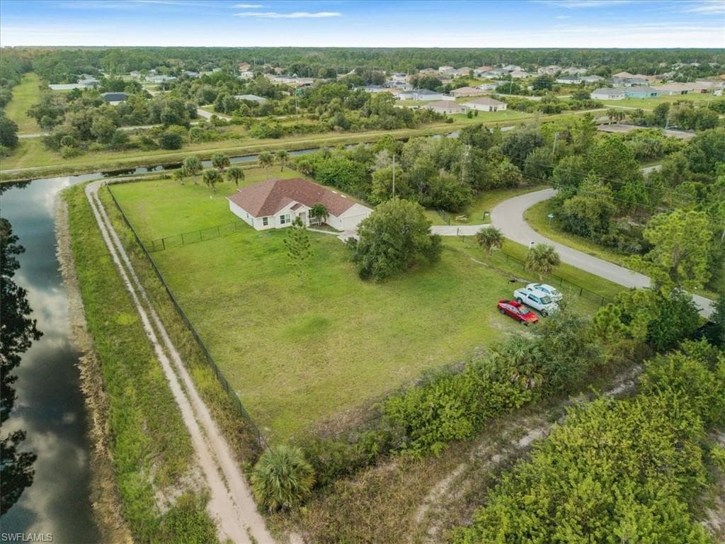 533 Willowbrook Dr, Lehigh Acres, FL 33972-46