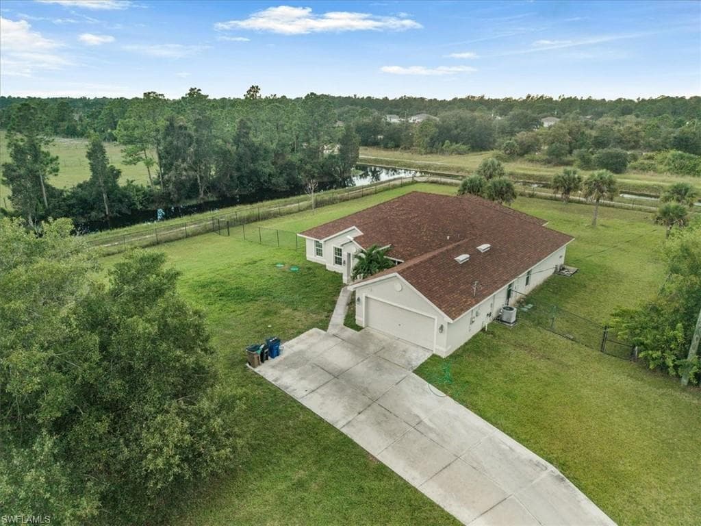 533 Willowbrook Dr, Lehigh Acres, FL 33972-48