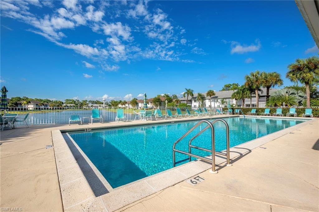 379 Gabriel Cir 2304, Naples, FL 34104-17
