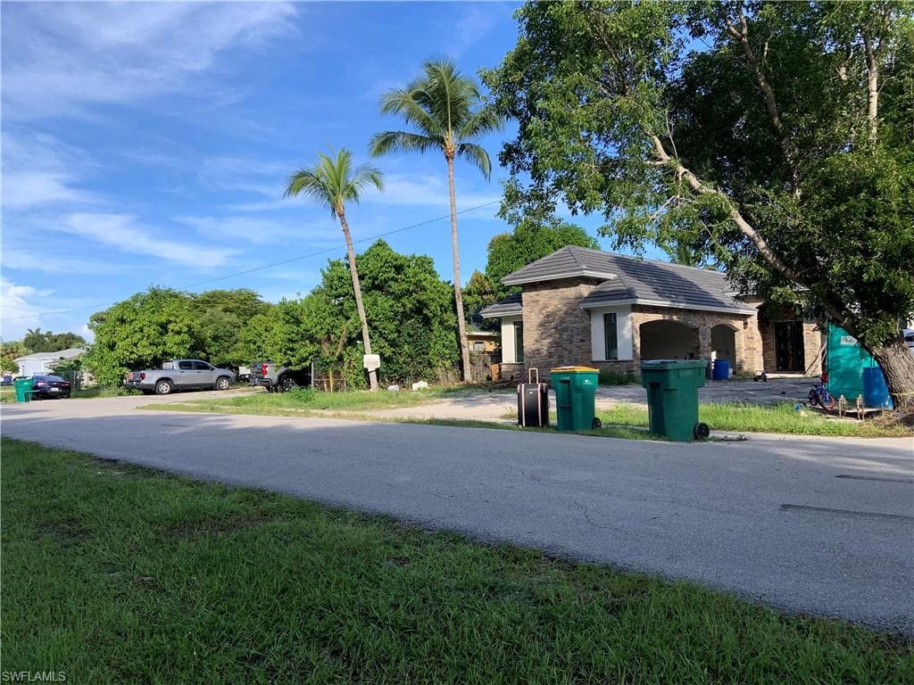 5310 Hardee St, Naples, FL 34113-1