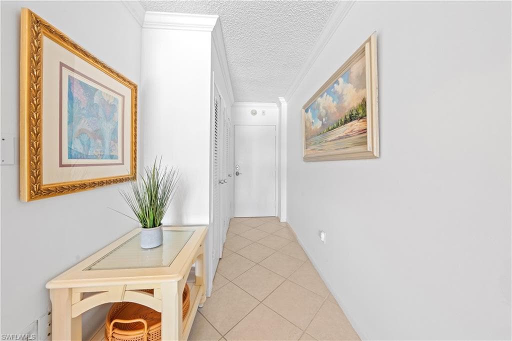 1977 Gulf Shore Blvd N 302, Naples, FL 34102-8