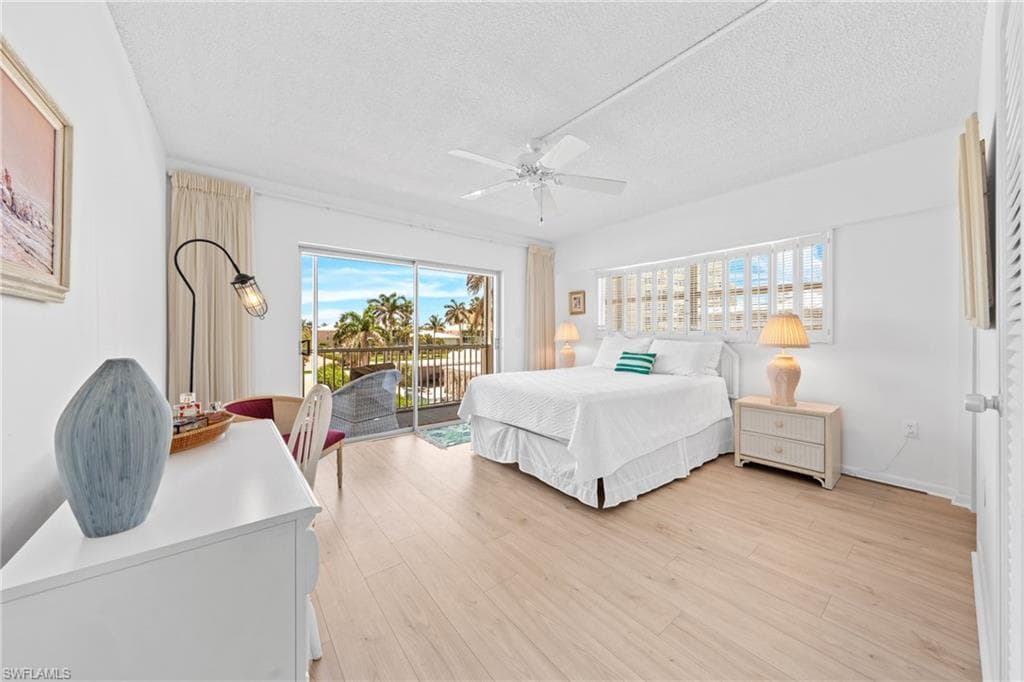 1977 Gulf Shore Blvd N 302, Naples, FL 34102-23