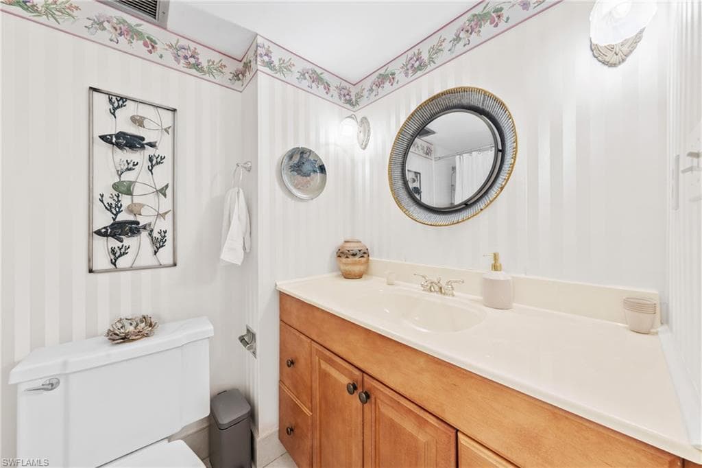 1977 Gulf Shore Blvd N 302, Naples, FL 34102-29