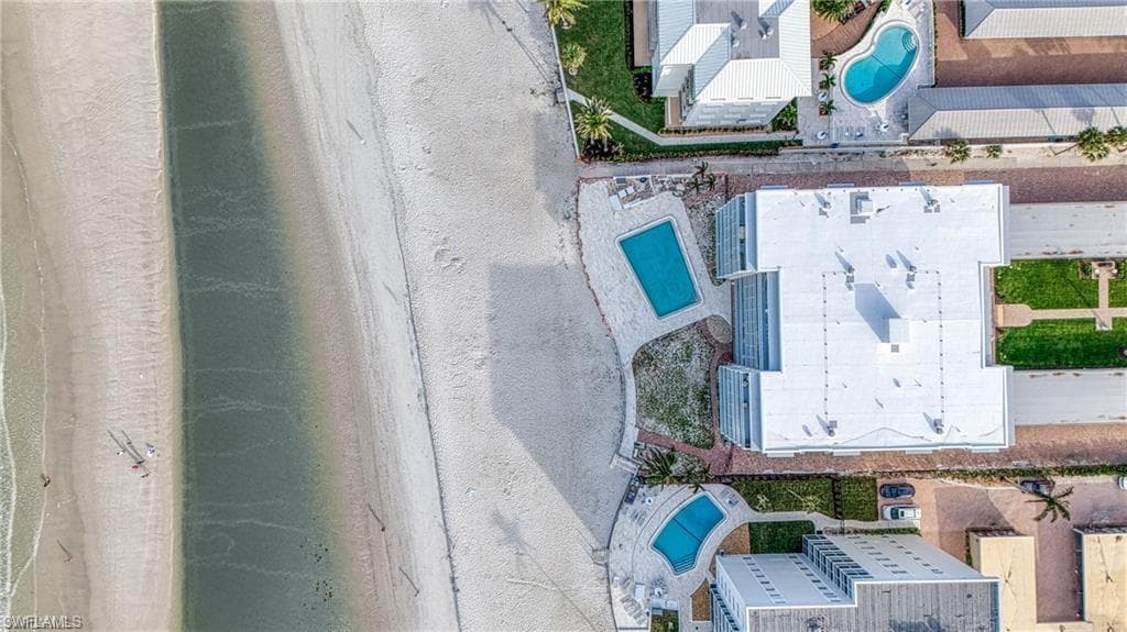 1977 Gulf Shore Blvd N 302, Naples, FL 34102-46