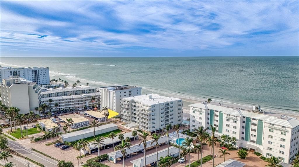 1977 Gulf Shore Blvd N 302, Naples, FL 34102-3