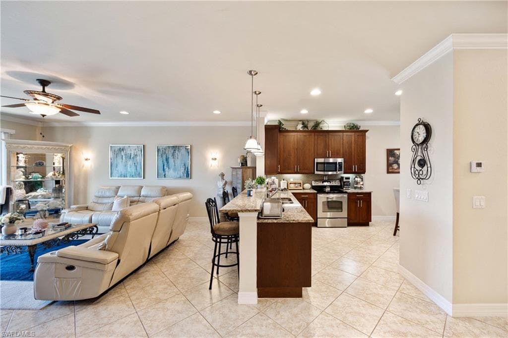 6548 Monterey Pt 202, Naples, FL 34105-9