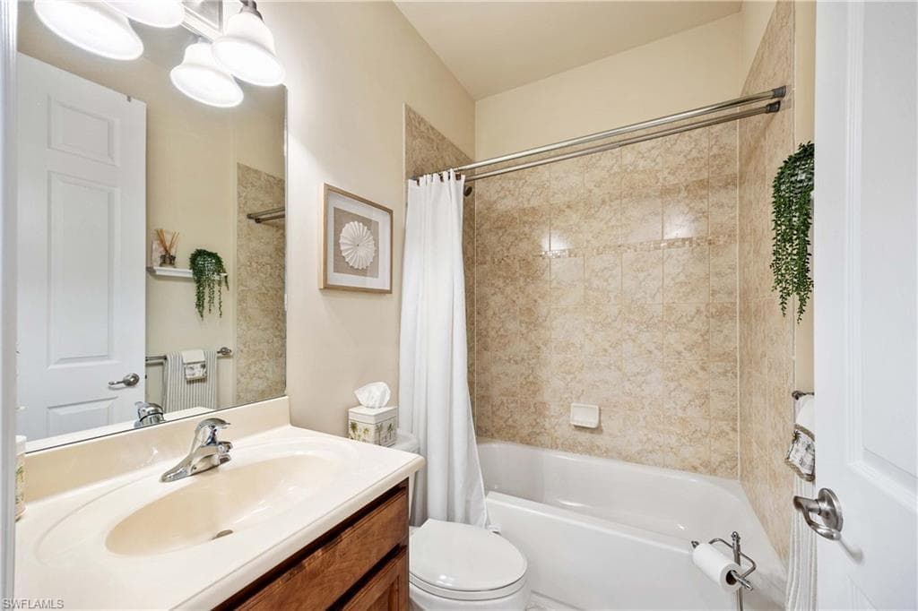 6548 Monterey Pt 202, Naples, FL 34105-23