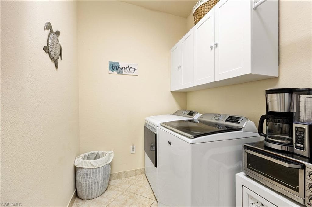 6548 Monterey Pt 202, Naples, FL 34105-25