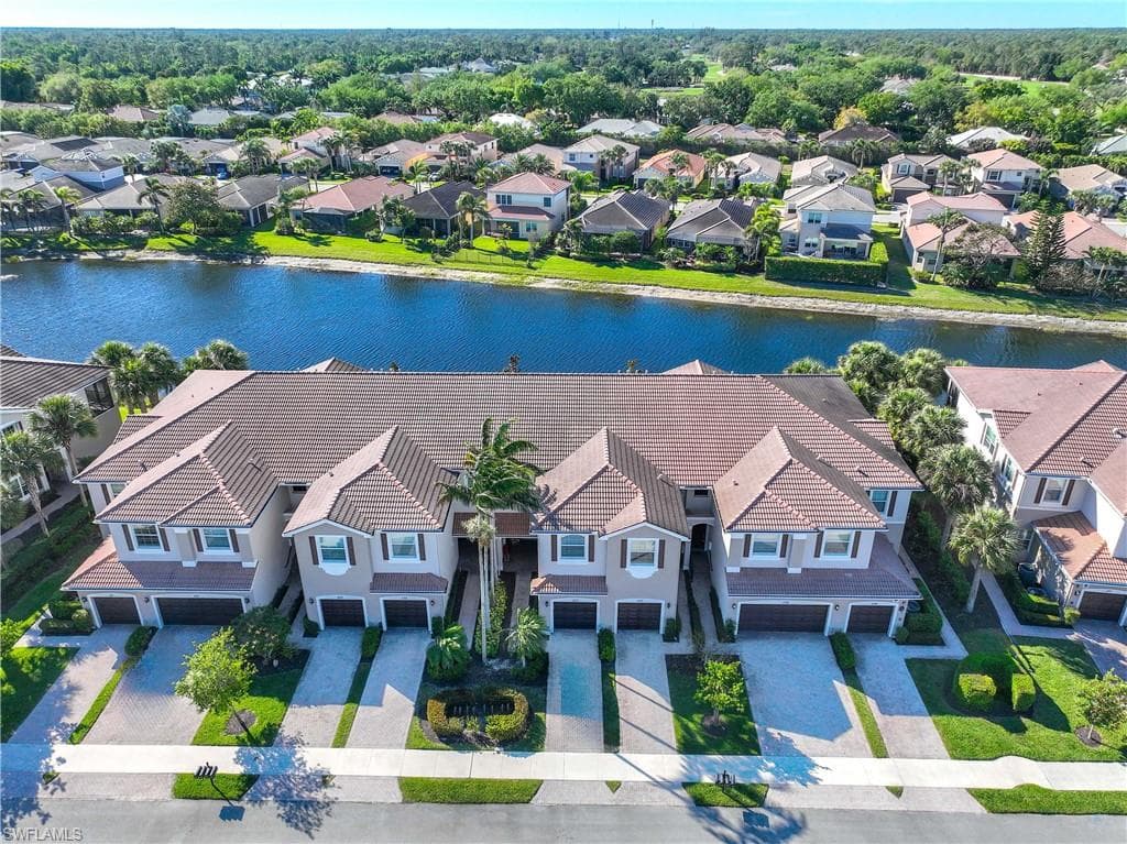 6548 Monterey Pt 202, Naples, FL 34105-34