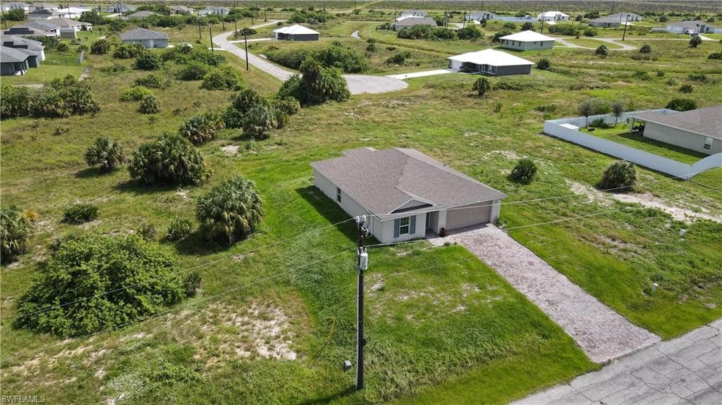 405 Lupe St, Labelle, FL 33935-32