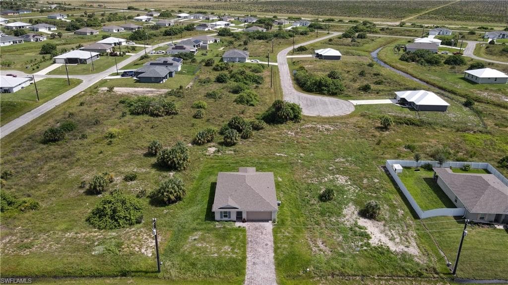 405 Lupe St, Labelle, FL 33935-38