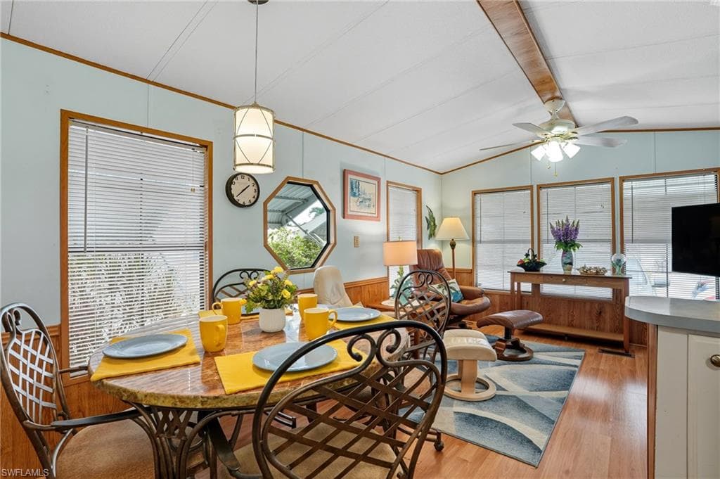 37 Bass Ln, Naples, FL 34114-8