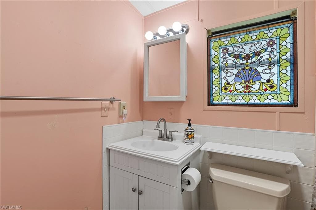 37 Bass Ln, Naples, FL 34114-10