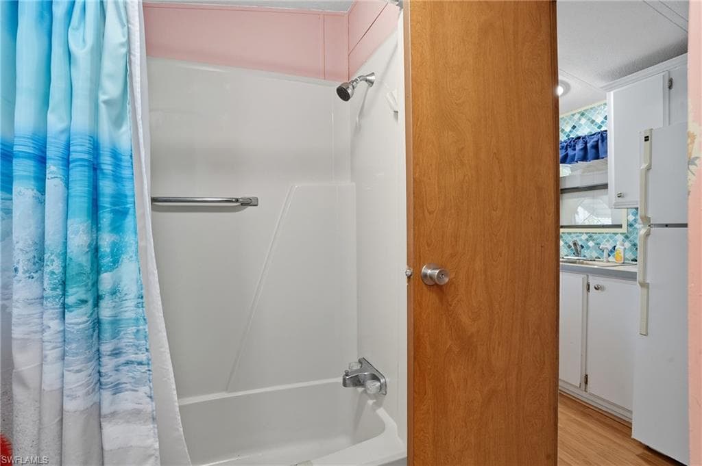 37 Bass Ln, Naples, FL 34114-11