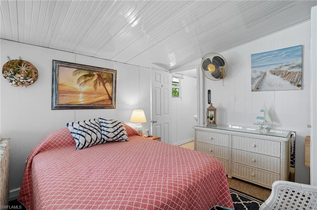 37 Bass Ln, Naples, FL 34114-12