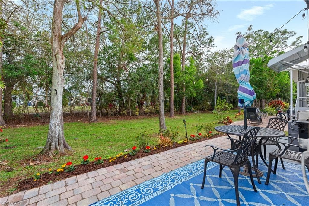 37 Bass Ln, Naples, FL 34114-17
