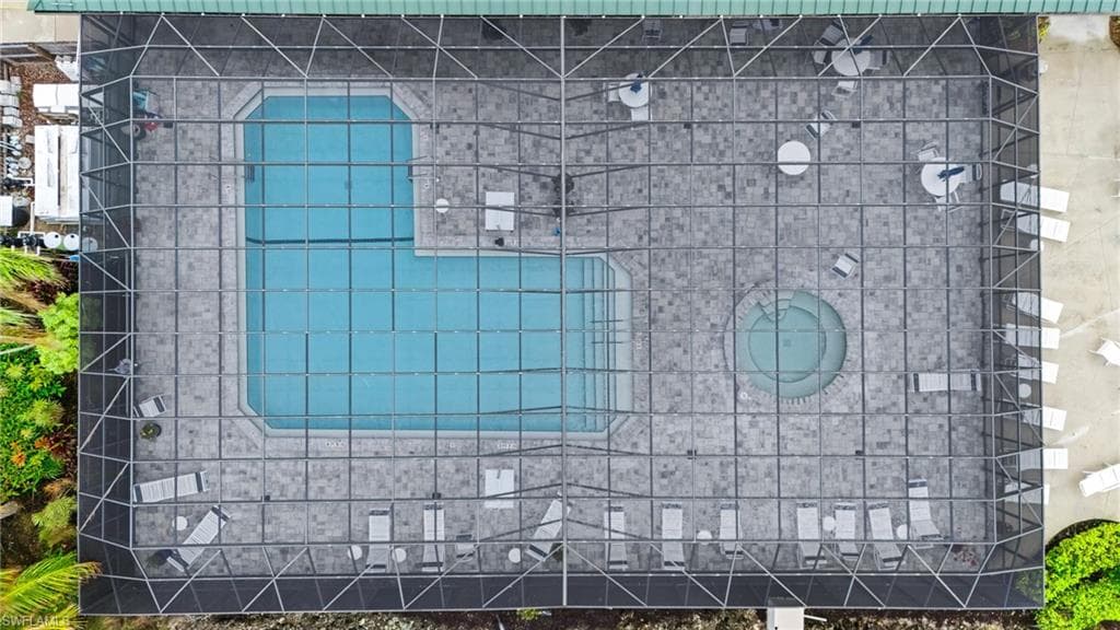 37 Bass Ln, Naples, FL 34114-27