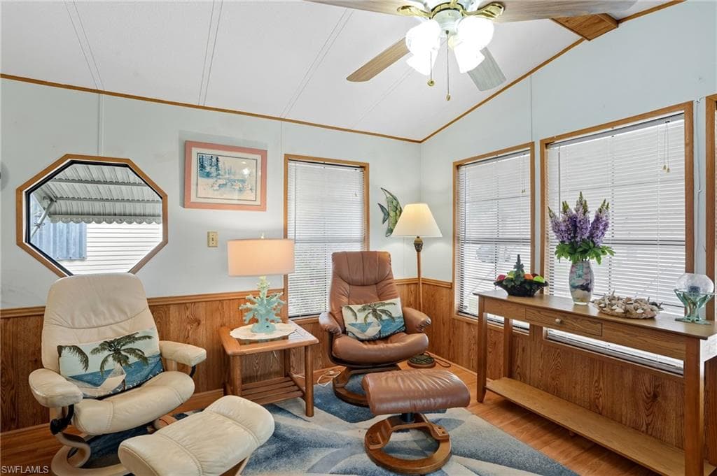 37 Bass Ln, Naples, FL 34114-7