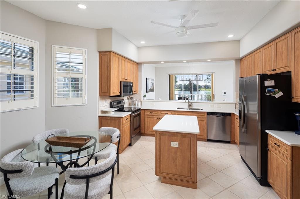 673 Vintage Reserve Cir 11c, Naples, FL 34119-13