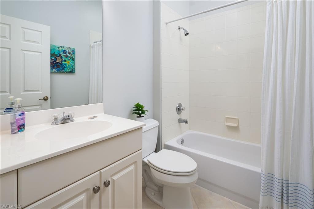 673 Vintage Reserve Cir 11c, Naples, FL 34119-19