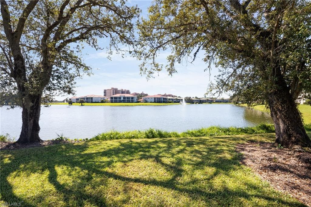 673 Vintage Reserve Cir 11c, Naples, FL 34119-23