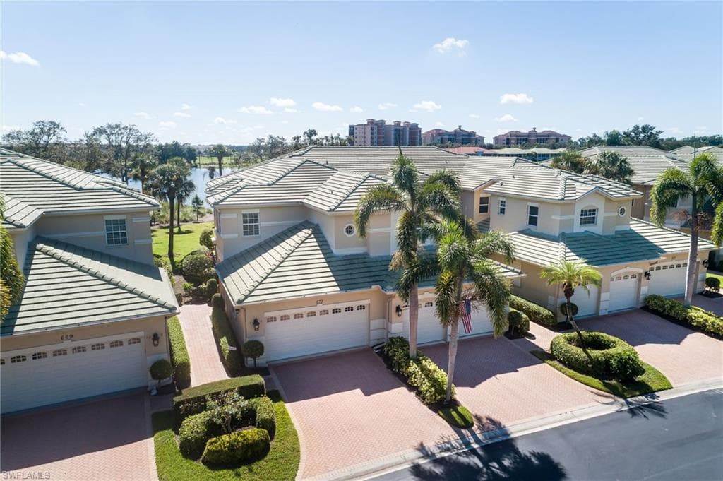 673 Vintage Reserve Cir 11c, Naples, FL 34119-26