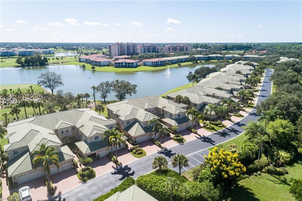 673 Vintage Reserve Cir 11c, Naples, FL 34119-2